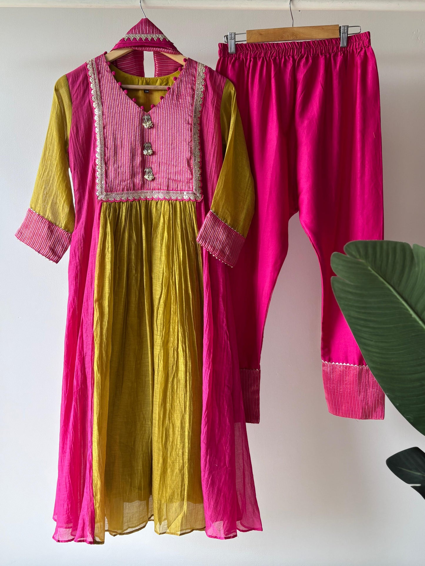 Jagruti Set