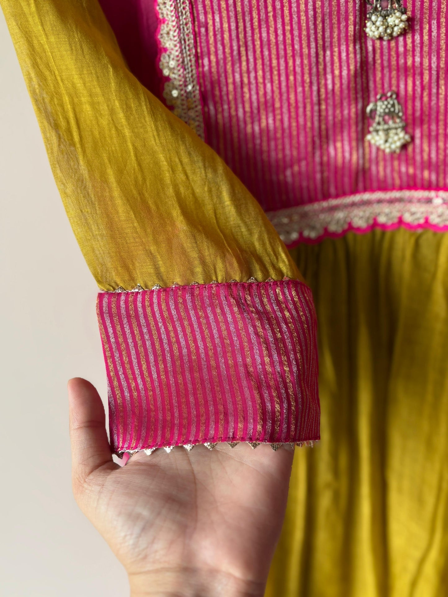 Jagruti Set